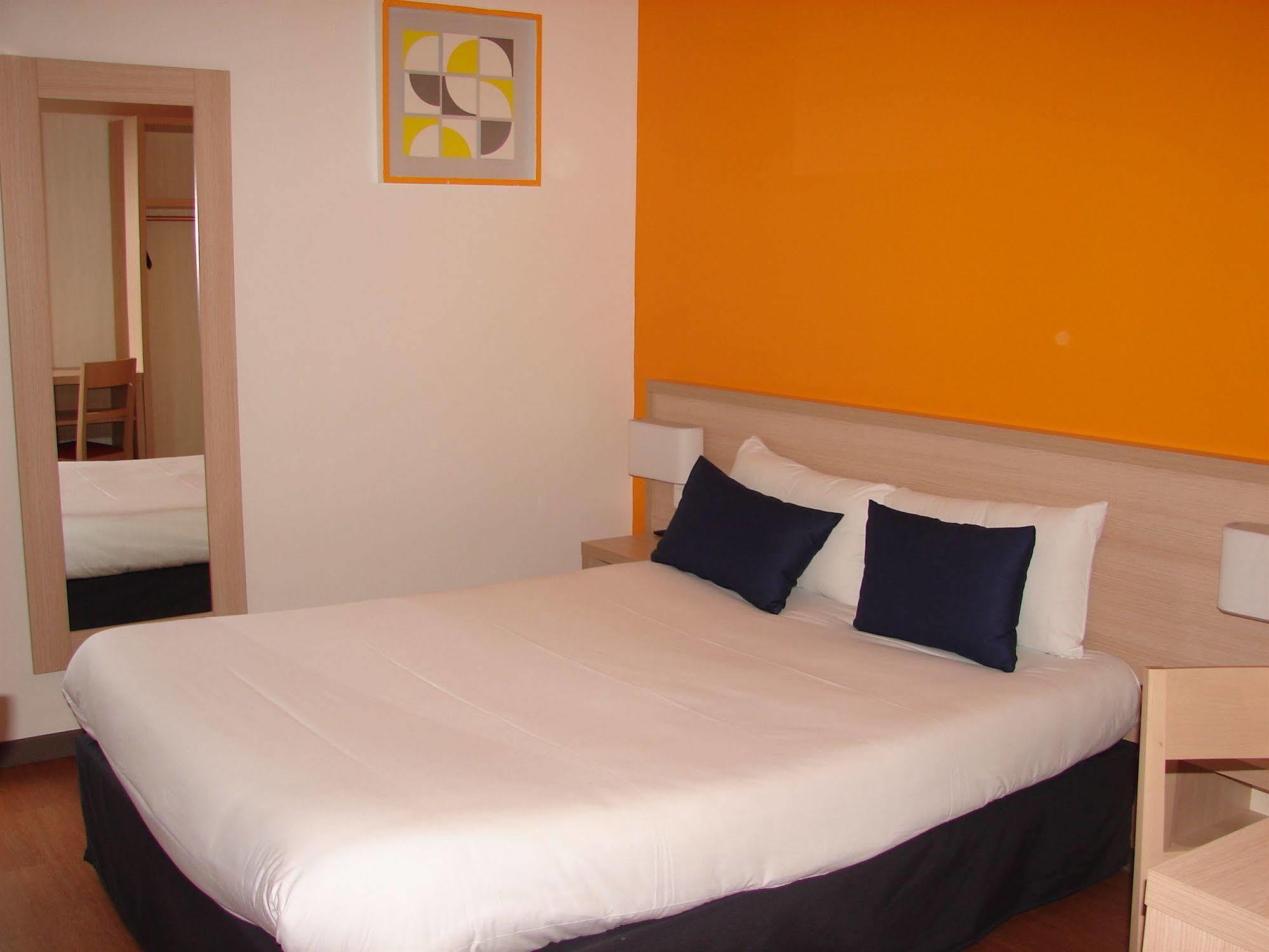 Budget Hotel Melun Sud - Dammarie Les Lys Exterior photo